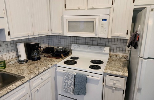 Grovetown House | Charming 2 bd 2 bath home in Grovetown GA just off I20 exit 194