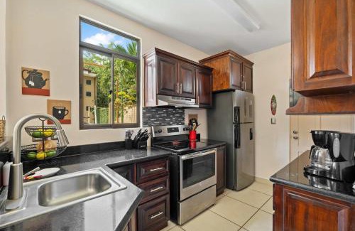 Coco House | Charming 2 BD Villa with Pool Access