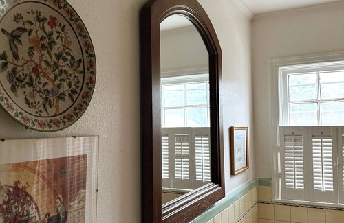 North Little Rock House | Charming 2-bedroom house with WiFi and AC in North Little Rock