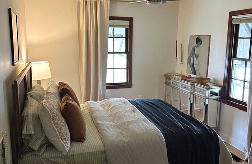 North Little Rock House | Charming 2-bedroom house with WiFi and AC in North Little Rock