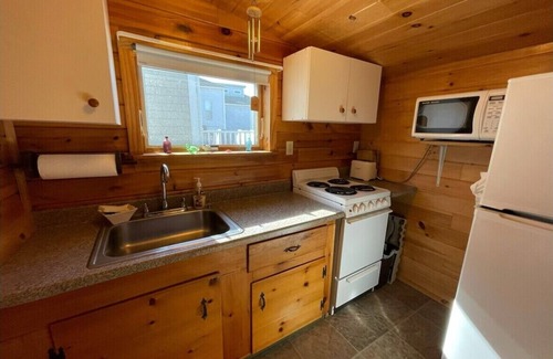 Old Orchard Beach Cottage | Charming 2-bedroom Oceanside Cottage in Old Orchard Beach