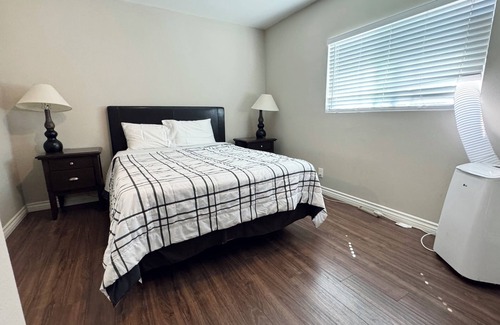 Monrovia Apartment | Charming 2 bed, 1 bath apartment in Monrovia one block from Arcadia