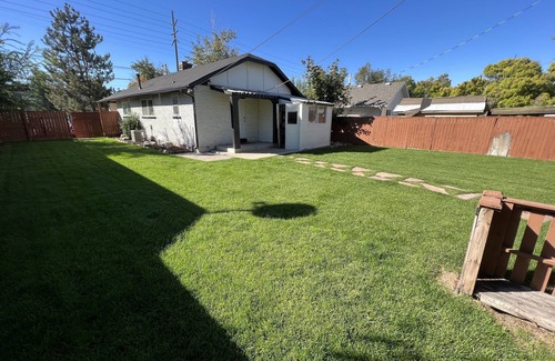 Sugar House Apartment | Charming 2 bed 1 bathroom in heart of SLC. Perfect in every way for your stay!