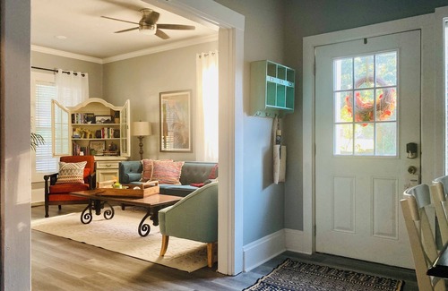 Jonesboro House | Charming 2 bed 2 bath urban cottage near Historic Downtown Jonesboro