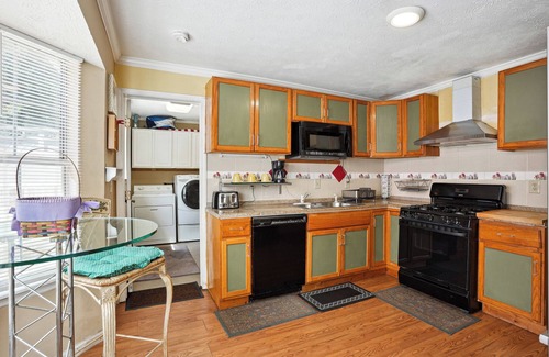 Stone Mountain House | Charming 2-bed/2.5-bath House in delightful Stone Mountain with Private Yard