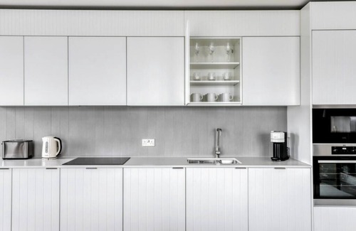 Stratford and New Town Apartment | Charming 2-Bed Apartment in London Stratford