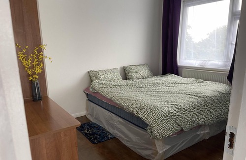 Heathrow Villages Apartment | Charming 2-Bed Apartment in Heathrow first floor