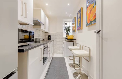 City of Westminster Apartment | Charming 2 Bed Apartment By Mayfair