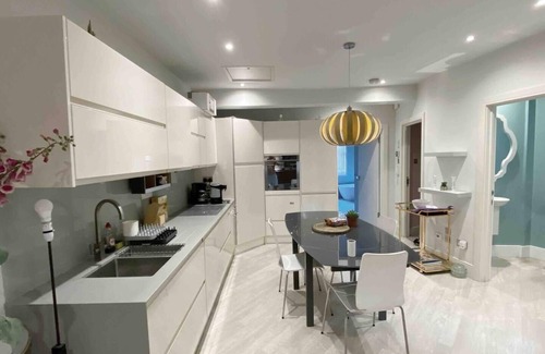 Vincent Square Apartment | Charming 2-Bed Apt with 2 bathtub central London