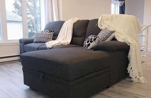 Vaudreuil Apartment | Charming 2-bedroom apartment with WiFi and AC in wonderful Vaudreuil-Dorion