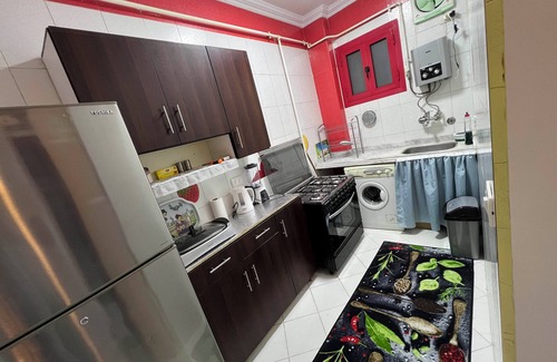 Giza Apartment | Charming 2-bedroom apartment with AC, WiFi in lovely Giza Governorate & pyramids