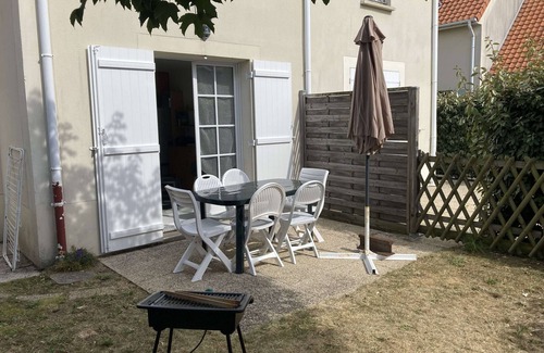 Berck-sur-Mer House | Charming 2-Bed House with Garden, Near Beach, WiFi, Parking Included