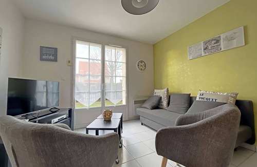 Berck-sur-Mer House | Charming 2-Bed House with Garden, Near Beach, WiFi, Parking Included