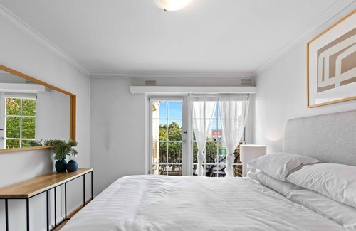 Camberwell North Apartment | Charming 2-Bed In the Heart of Camberwell