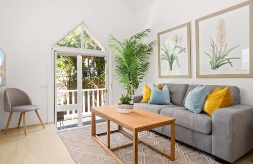 Balmain Apartment | Charming 2-Bed Inner City Cottage near Shops