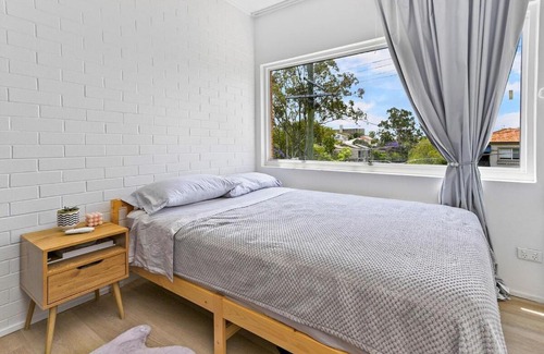 St. Lucia Apartment | Charming 2-Bed Near River & City