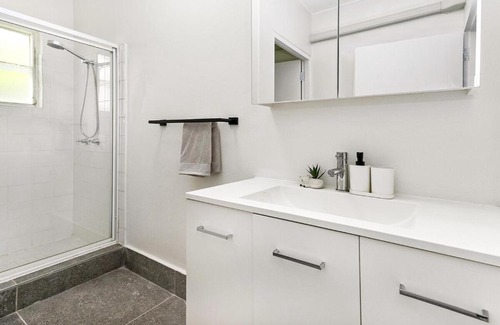 St. Lucia Apartment | Charming 2-Bed Near River & City