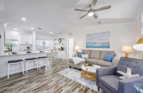 Fort Myers Beach House | Charming 2-bedroom 2-bath house in beautiful Fort Myers Beach!