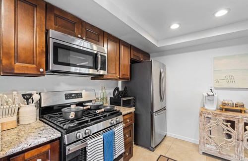Huntington Beach House | Charming 2-bedroom house in Huntington Beach with AC, WiFi