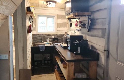 North Charleston House | Charming 2-bedroom Tiny House with big personality in N Charleston, SC