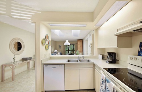 St. Simons Island Condo | Charming, 2-bedroom 2-bath condo in enjoyable St. Simons Island