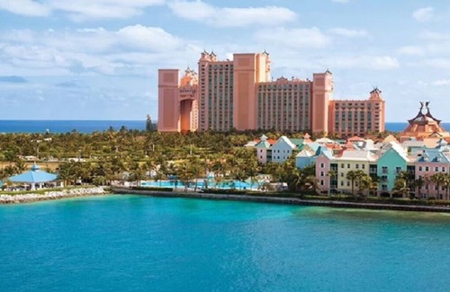 Paradise Island Apartment | Charming 2-bedroom apartment with AC, and lots of amenities in Paradise Island