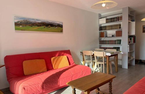 Villard-de-Lans Apartment | Charming 2-Bedroom Apartment with Balcony, Parking & Ski Storage in Villard-de-Lans