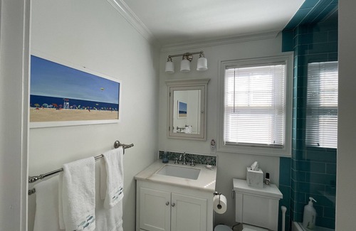 Bradley Beach House | Charming 2 bedroom 1 bath Beach Cottage located in Avon 4 blocks to the beach