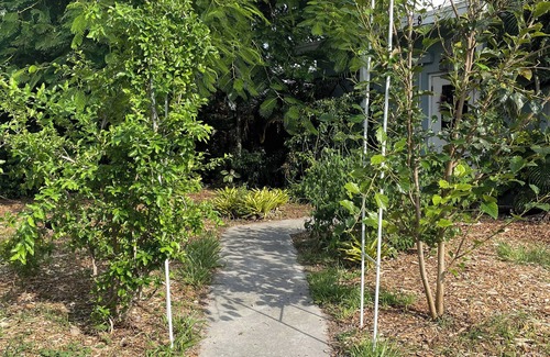 Deerfield Beach House | Charming 2 Bedroom Cottage Homestead with AC, WiFi in Deerfield Beach