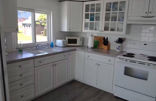 Snug Harbor Cottage | Charming 2-bedroom cottage in wonderful East Matunuck State Beach RI, Waterfront
