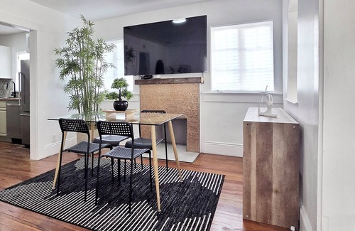 Northwood Shores Cottage | Charming 2-bedroom Cottage Close to Downtown and the Beach No. 1