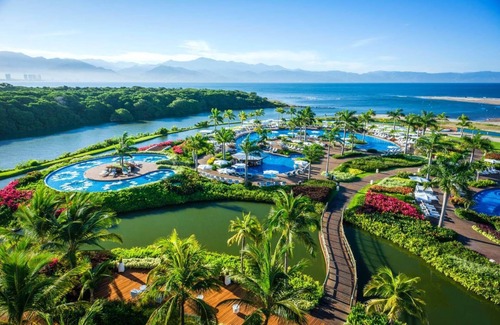 Las Jarretaderas Resort | Charming 2-bedroom Suite with fitness room and AC in gorgeous Nuevo Vallarta