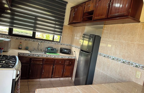 Tequesquitengo House | Charming 2-bedroom cottage with WiFi, AC in tranquil Tequesquitengo