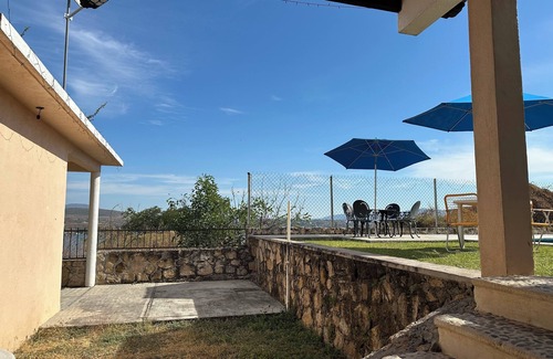 Tequesquitengo House | Charming 2-bedroom cottage with WiFi, AC in tranquil Tequesquitengo