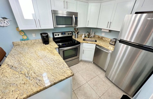 Chandler Park Apartment | Charming 2 Bedrooms in Royal Mansions Oceanfront Complex