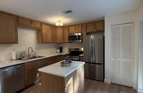 Port Canaveral House | Charming 2-bedroom townhome with AC, WiFi in awesome Cape Canaveral