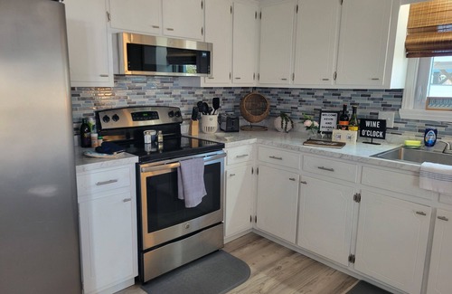 Garden City Cottage | Charming, 2-bedroom family cottage at the Beach in beautiful Murrells Inlet, SC!