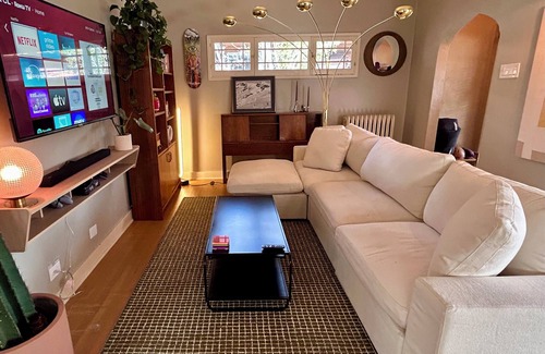 East Central House | Charming 2-bedroom ski house in quaint neighborhood in Salt Lake City