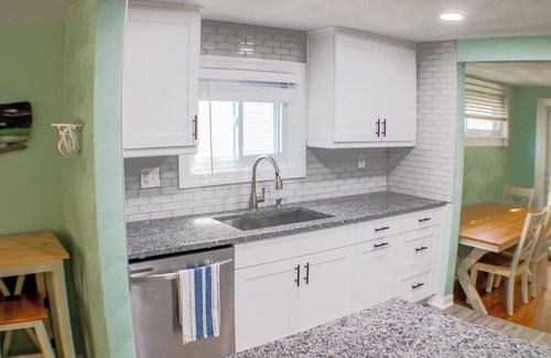 Northeast Virginia Beach House | Charming 2-bedroom house in brilliant Virginia Beach w/parking. Close to beach.