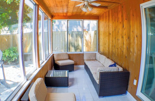 Northeast Virginia Beach House | Charming 2-bedroom house in brilliant Virginia Beach w/parking. Close to beach.