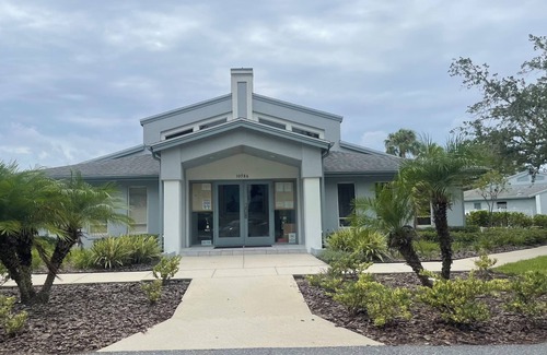 Crystal River Condo | Charming 2 bedroom condo with waterfront/dock access! Community pool!
