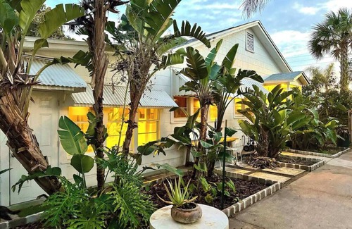 Neptune Beach House | Charming 2-bedroom house in Neptune Beach 2 blocks to beach & restaurants
