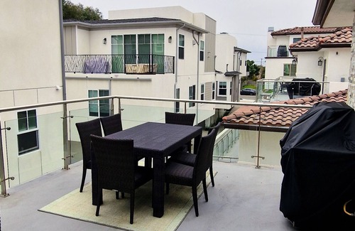 South Redondo House | Charming 2-bedroom house near beaches and Pier in wonderful Redondo Beach