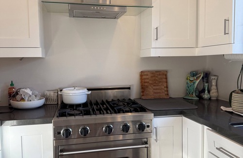 Oak Park Cottage | Charming 2-bedroom cottage with WiFi on bike path in Santa Barbara