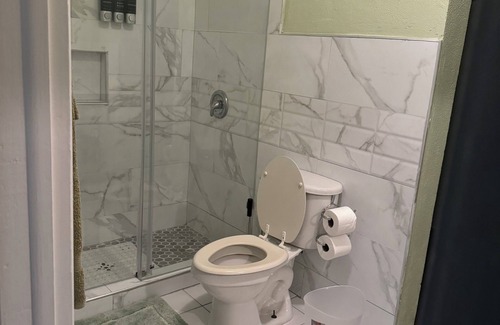 Belair Estates Apartment | Charming 2-bedroom 2 bathroom apartment with WiFi, AC in nice Nassau