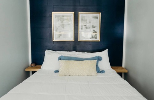 Byrdstown Bed & Breakfast | Charming 2 Bedroom/2 Bath Suite at the Lakeside!