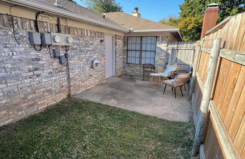 Tyler House | Charming 2-bedroom 2 bath duplex in the heart of Tyler!