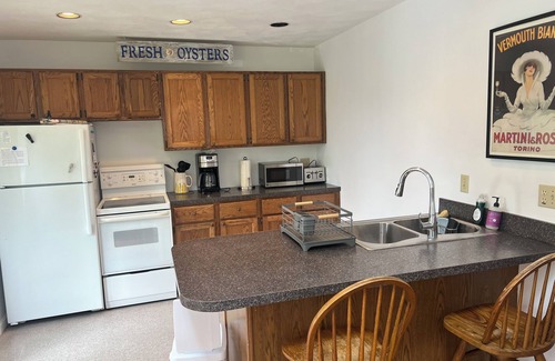 Marblehead Cottage | Charming 2 Bedroom, 2 Bath, Coastal Carriage House in Marblehead
