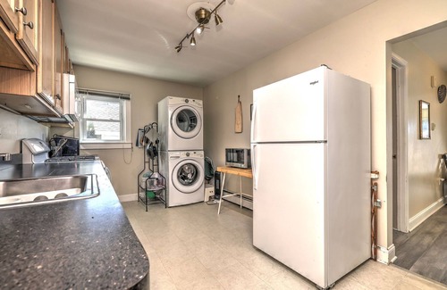 Milford House | Charming 2-bedroom 50 ft from Fort Trumbull private beach.