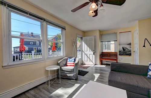 Milford House | Charming 2-bedroom 50 ft from Fort Trumbull private beach.